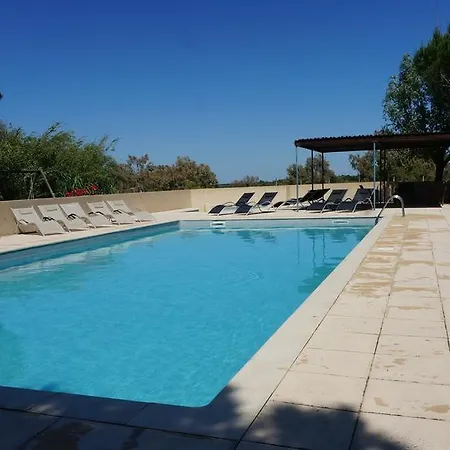 Mas De La Tour Carbonnière Parco vacanze 2*